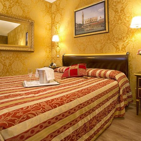Residenza Goldoni Bed & Breakfast Venice Room photo