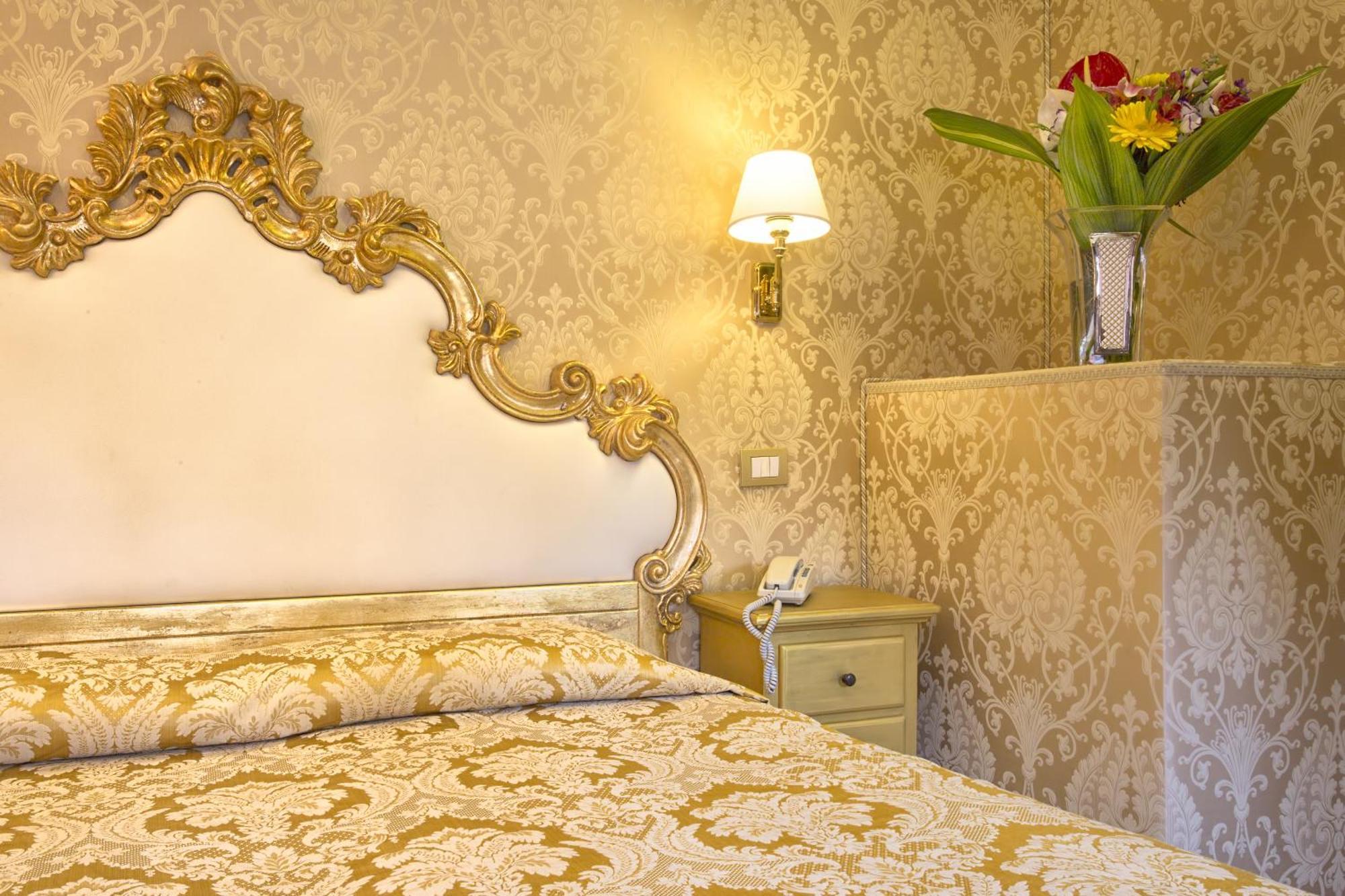 Residenza Goldoni Bed & Breakfast Venice Room photo