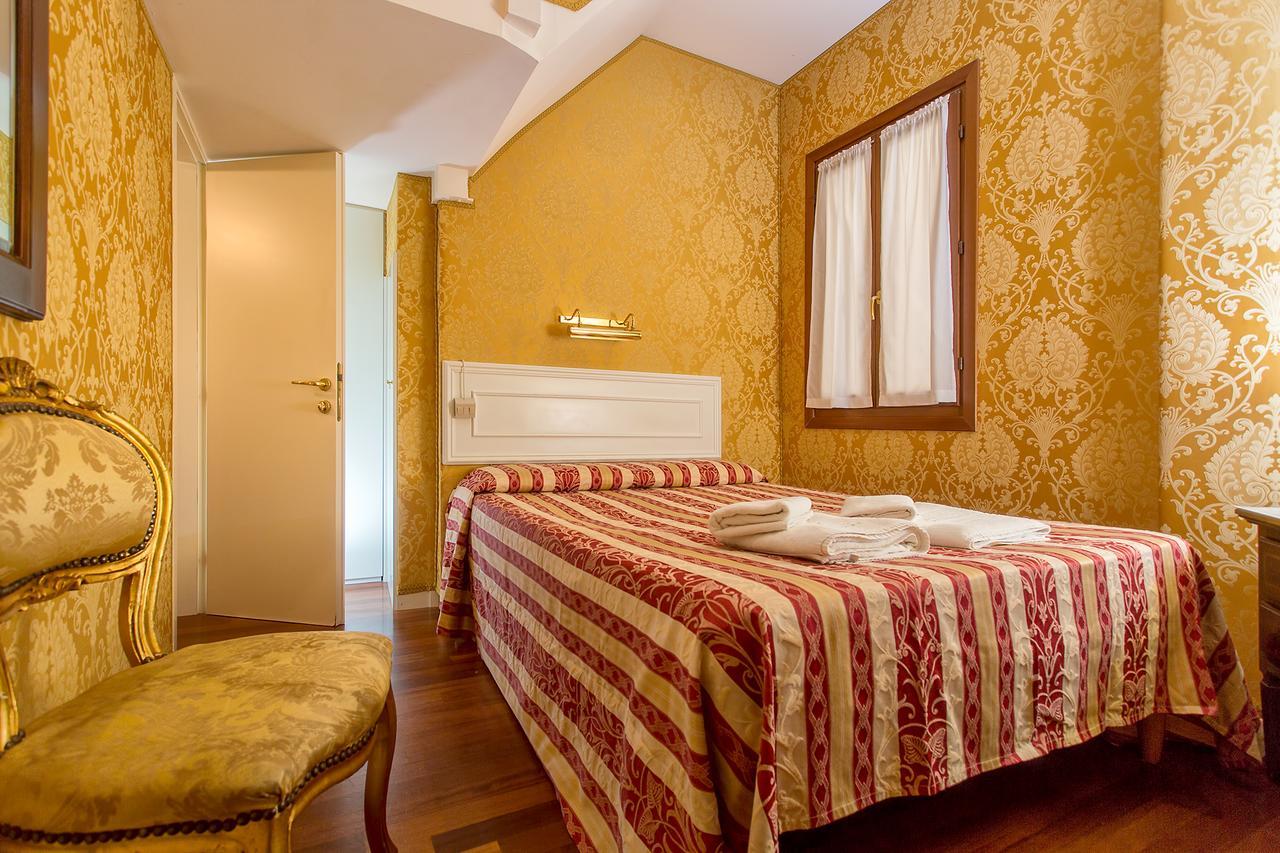 Residenza Goldoni Bed & Breakfast Venice Exterior photo