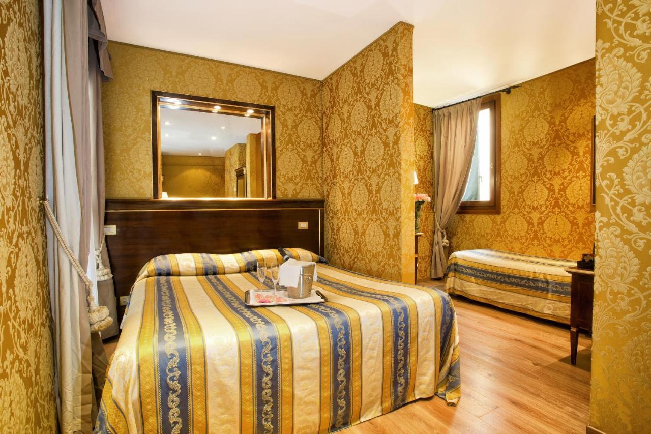 Residenza Goldoni Bed & Breakfast Venice Room photo